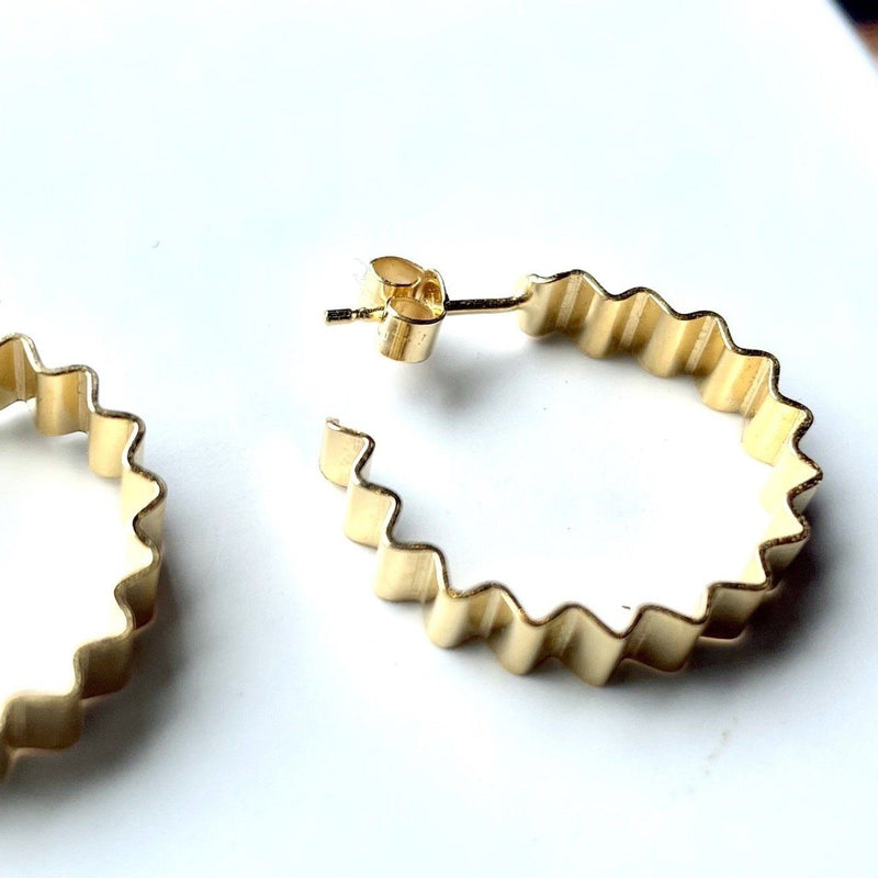 Classic Ondulée Hoop Earrings | 18ct Gold Vermeil Jewellery OLIVIA TAYLOR 